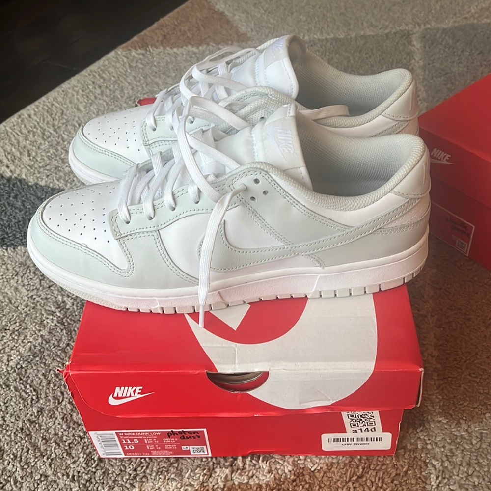 Nike dunk low photon dust mens 10 womens 11.5